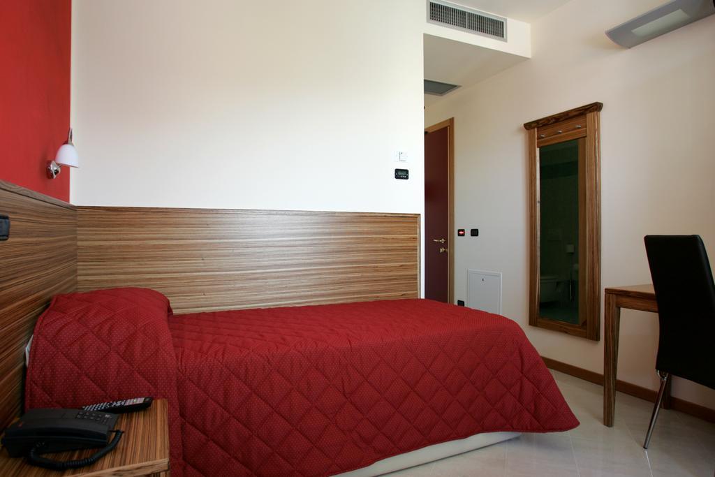 Hotel 5 Vie อัลเมนโนซานซัลวาโตเร ห้อง รูปภาพ